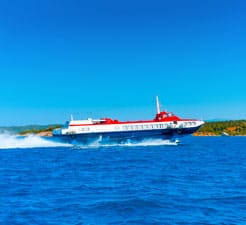 Como reservar um ferry para Schinoussa